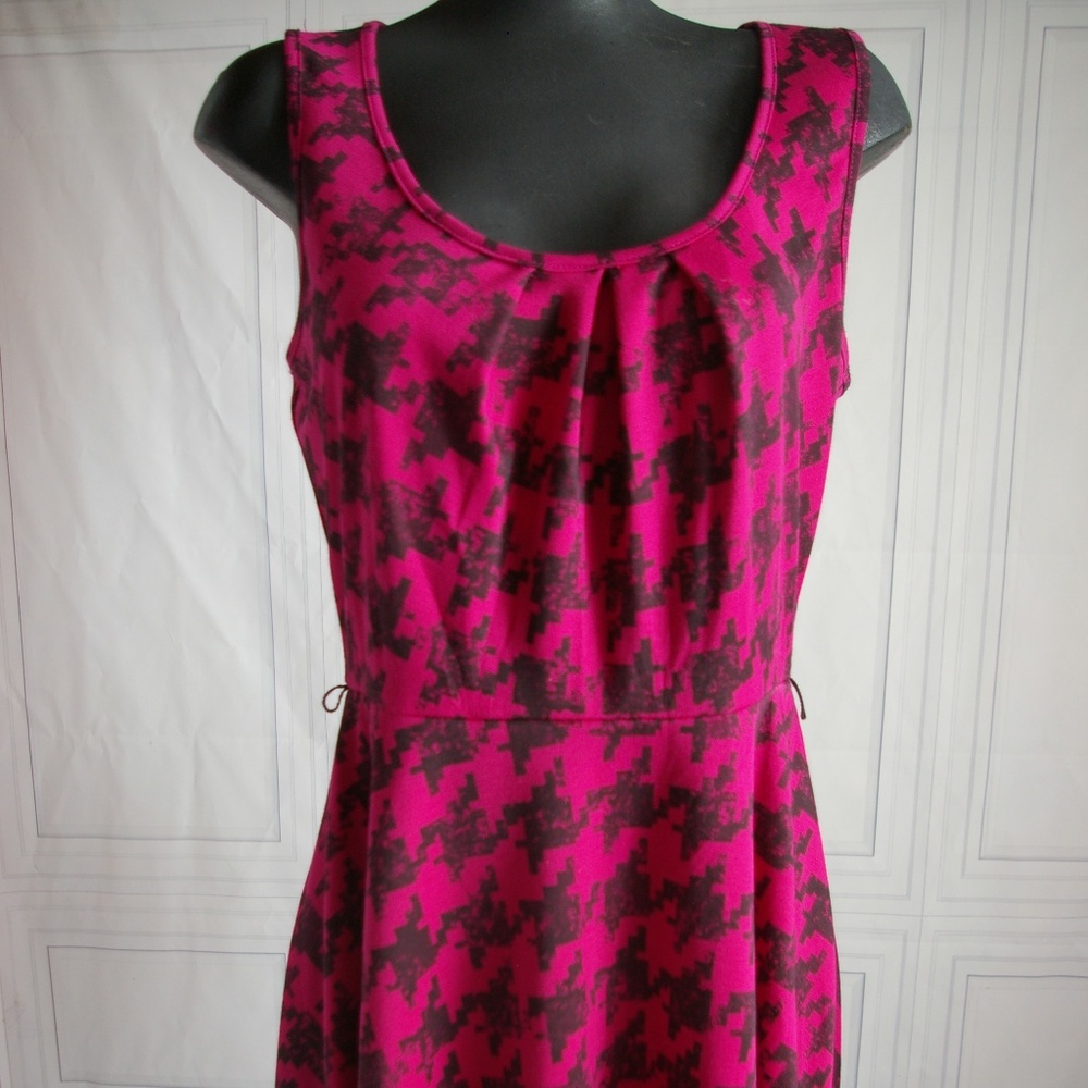 hot Pink and black houndstooth dress size Large